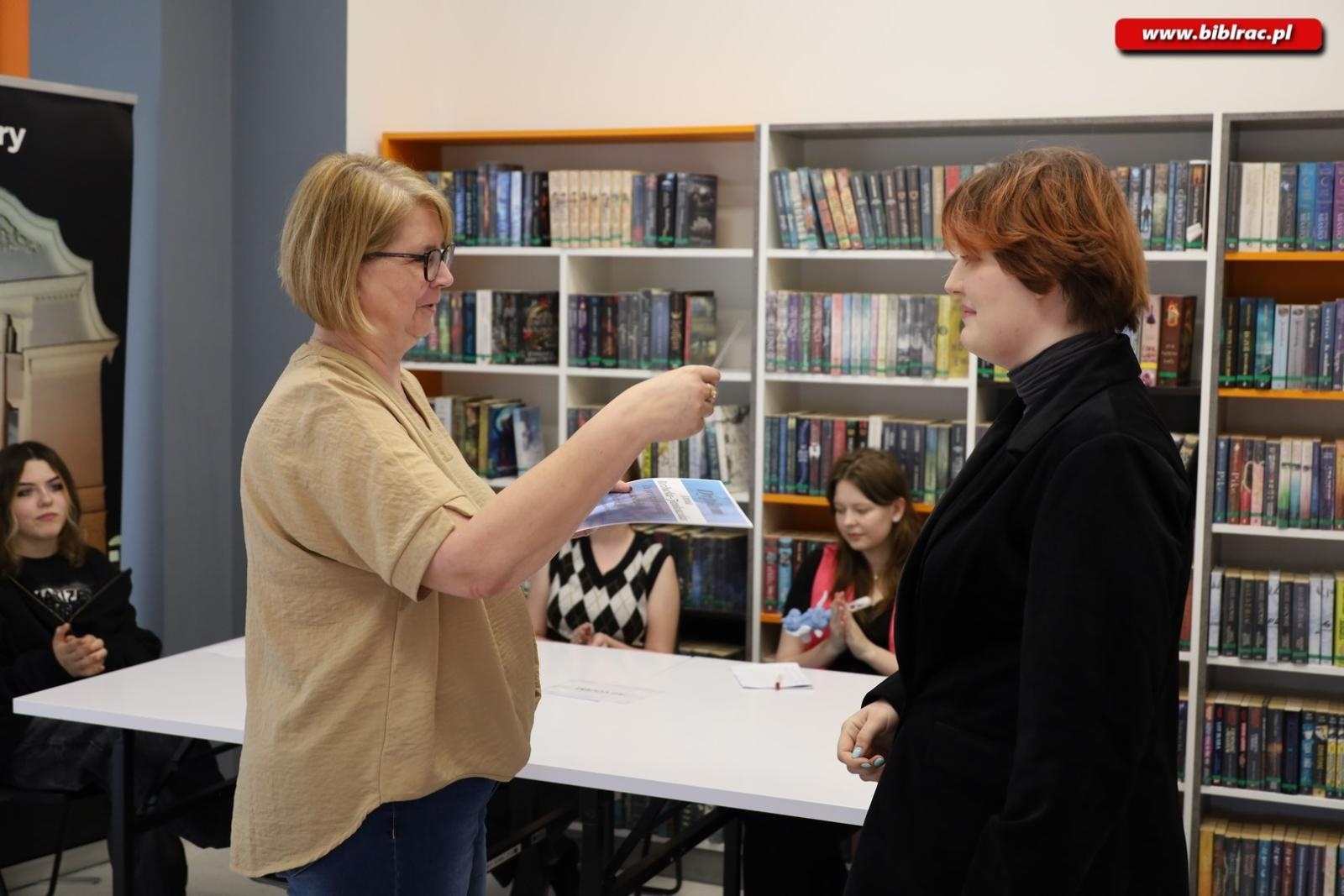 Zdjęcie w galerii na portalu naszraciborz.pl: Voice your vision. Debata młodych w książnicy wiadomości z regionu