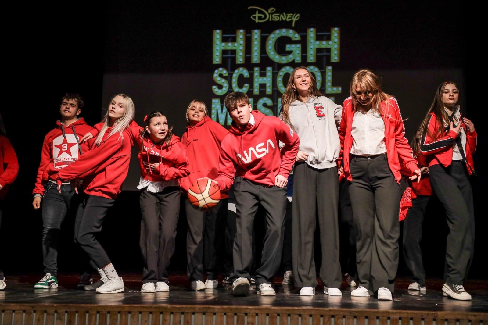 Zdjęcie w galerii na portalu naszraciborz.pl: Sukces disney’owskiego widowiska Skazy wiadomości z regionu