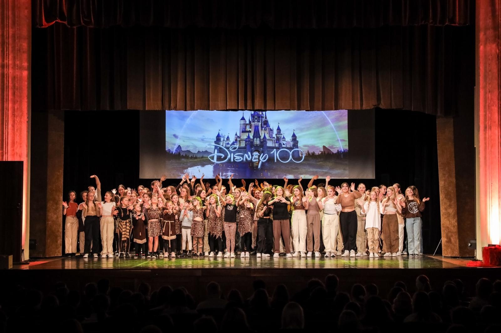 Zdjęcie w galerii na portalu naszraciborz.pl: Sukces disney’owskiego widowiska Skazy wiadomości z regionu