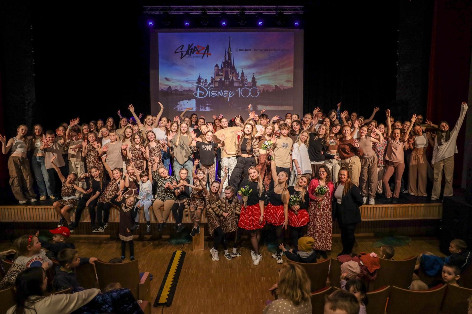 Zdjęcie w galerii na portalu naszraciborz.pl: Sukces disney’owskiego widowiska Skazy wiadomości z regionu