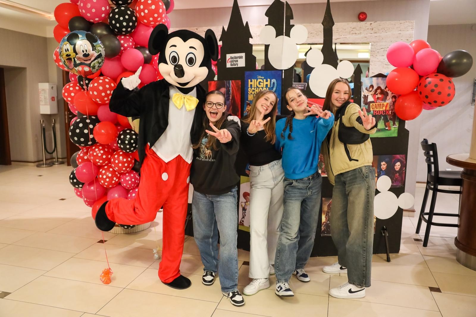 Zdjęcie w galerii na portalu naszraciborz.pl: Sukces disney’owskiego widowiska Skazy wiadomości z regionu