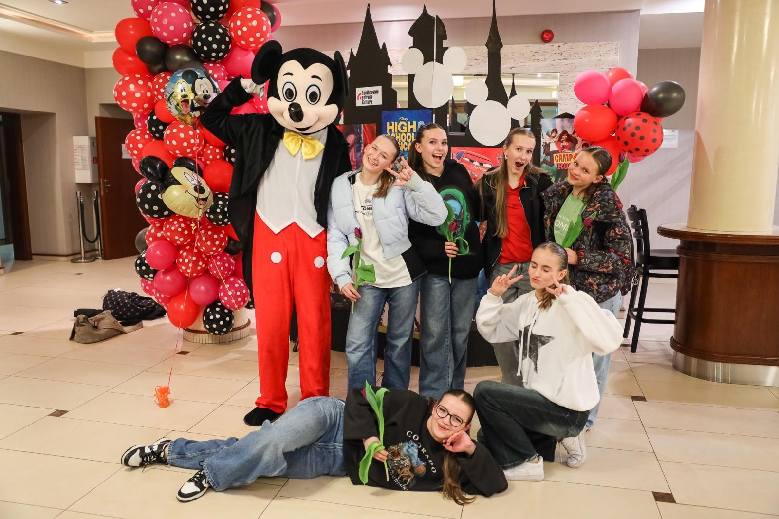 Zdjęcie w galerii na portalu naszraciborz.pl: Sukces disney’owskiego widowiska Skazy wiadomości z regionu