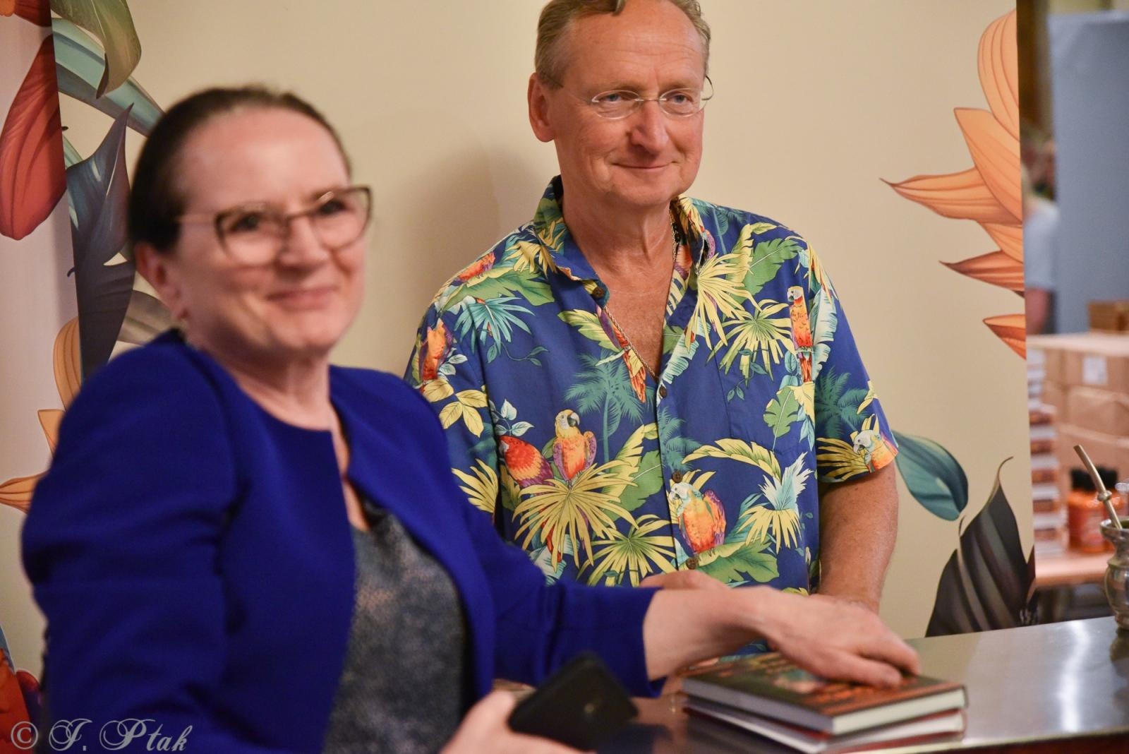 Zdjęcie w galerii na portalu naszraciborz.pl: Cejrowski ma w Raciborzu wielu fanów. Chętnie do nich wraca wiadomości z regionu