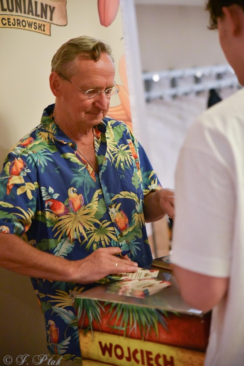 Zdjęcie w galerii na portalu naszraciborz.pl: Cejrowski ma w Raciborzu wielu fanów. Chętnie do nich wraca wiadomości z regionu