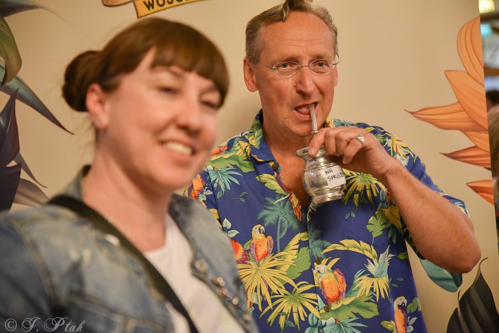 Zdjęcie w galerii na portalu naszraciborz.pl: Cejrowski ma w Raciborzu wielu fanów. Chętnie do nich wraca wiadomości z regionu