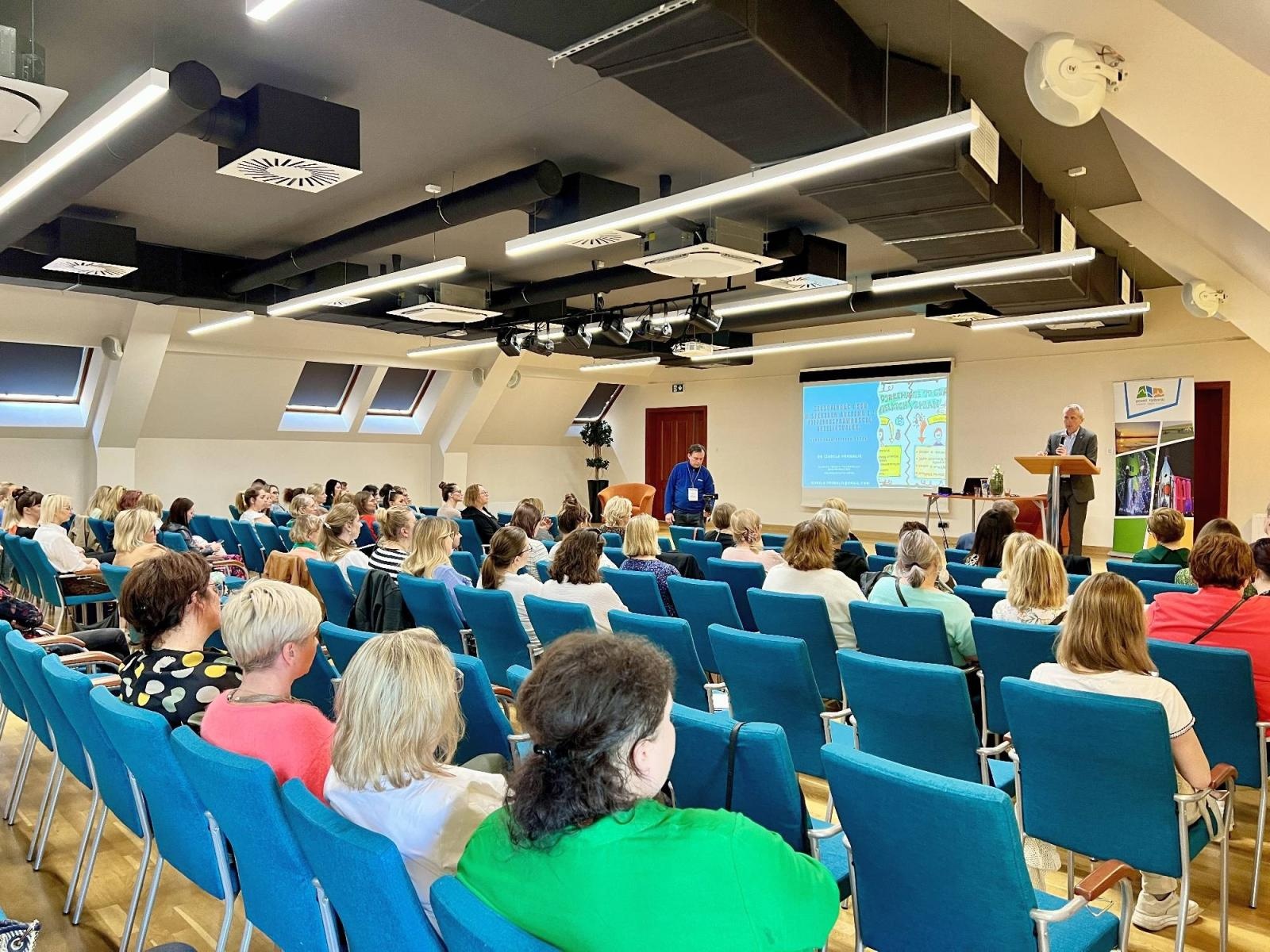 Zdjęcie w galerii na portalu naszraciborz.pl: Raciborskie Stowarzyszenie Spektrum zorganizowało konferencję szkoleniową na zamku wiadomości z regionu