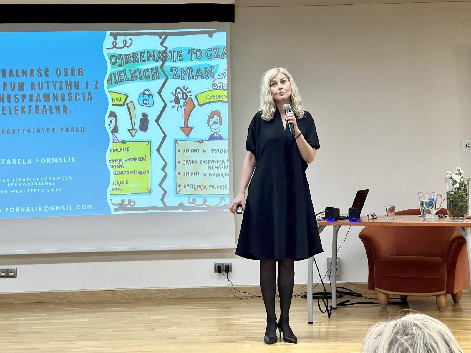 Zdjęcie w galerii na portalu naszraciborz.pl: Raciborskie Stowarzyszenie Spektrum zorganizowało konferencję szkoleniową na zamku wiadomości z regionu