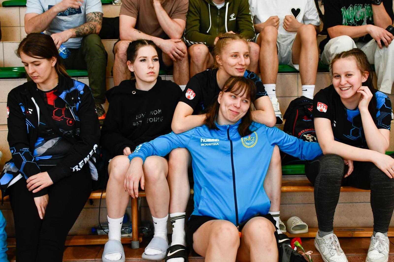 Zdjęcie w galerii na portalu naszraciborz.pl: Mistrzostwa Polski w zapasach kobiet w Rudniku. Świerczewska ze złotem, Michniewicz ze srebrem wiadomości z regionu