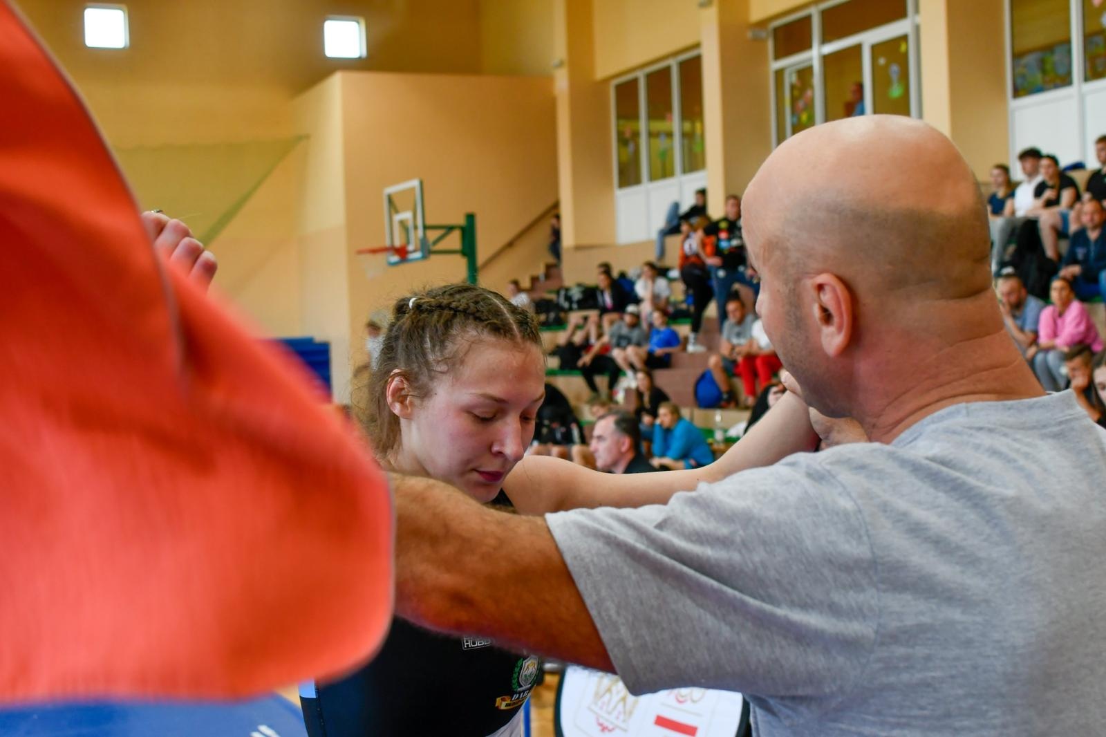Zdjęcie w galerii na portalu naszraciborz.pl: Mistrzostwa Polski w zapasach kobiet w Rudniku. Świerczewska ze złotem, Michniewicz ze srebrem wiadomości z regionu