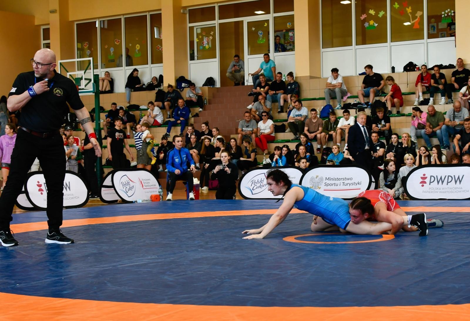 Zdjęcie w galerii na portalu naszraciborz.pl: Mistrzostwa Polski w zapasach kobiet w Rudniku. Świerczewska ze złotem, Michniewicz ze srebrem wiadomości z regionu