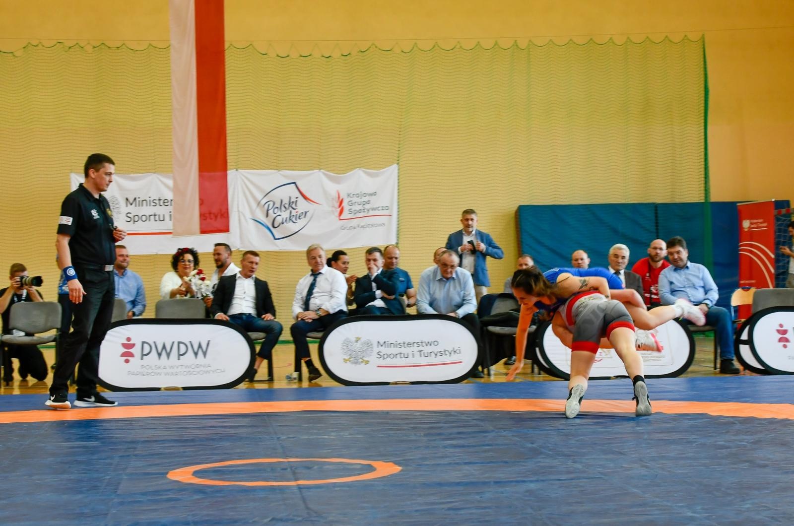 Zdjęcie w galerii na portalu naszraciborz.pl: Mistrzostwa Polski w zapasach kobiet w Rudniku. Świerczewska ze złotem, Michniewicz ze srebrem wiadomości z regionu