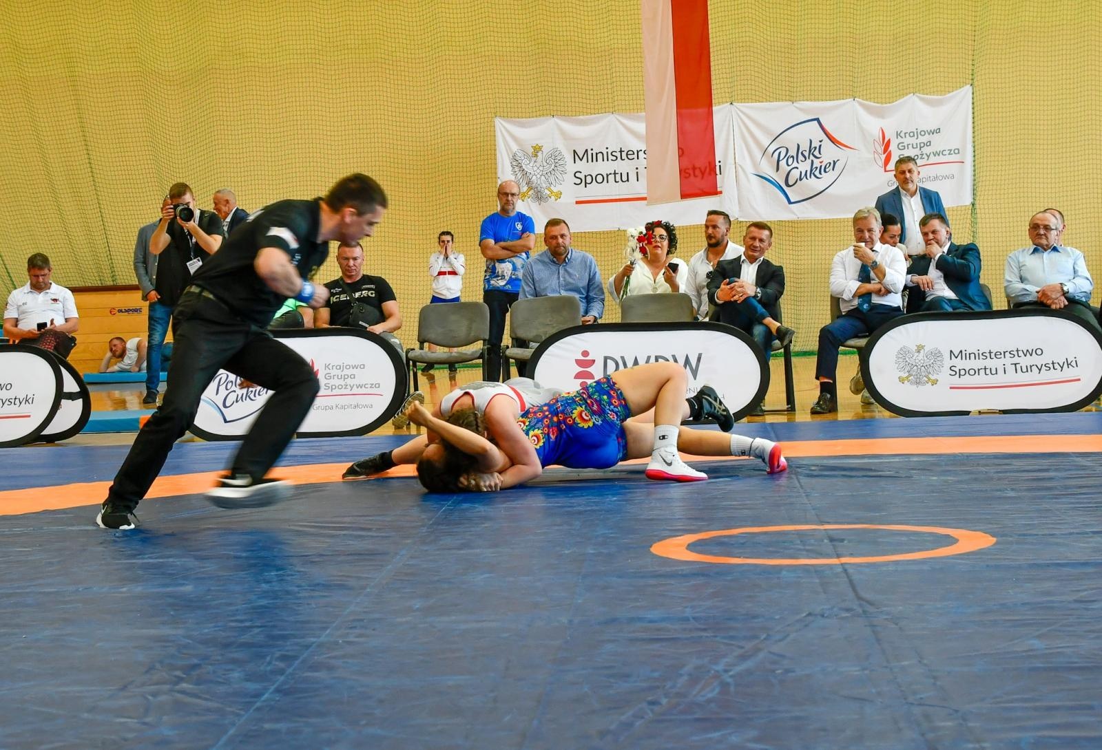 Zdjęcie w galerii na portalu naszraciborz.pl: Mistrzostwa Polski w zapasach kobiet w Rudniku. Świerczewska ze złotem, Michniewicz ze srebrem wiadomości z regionu