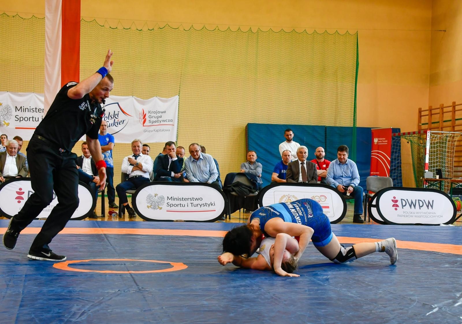 Zdjęcie w galerii na portalu naszraciborz.pl: Mistrzostwa Polski w zapasach kobiet w Rudniku. Świerczewska ze złotem, Michniewicz ze srebrem wiadomości z regionu