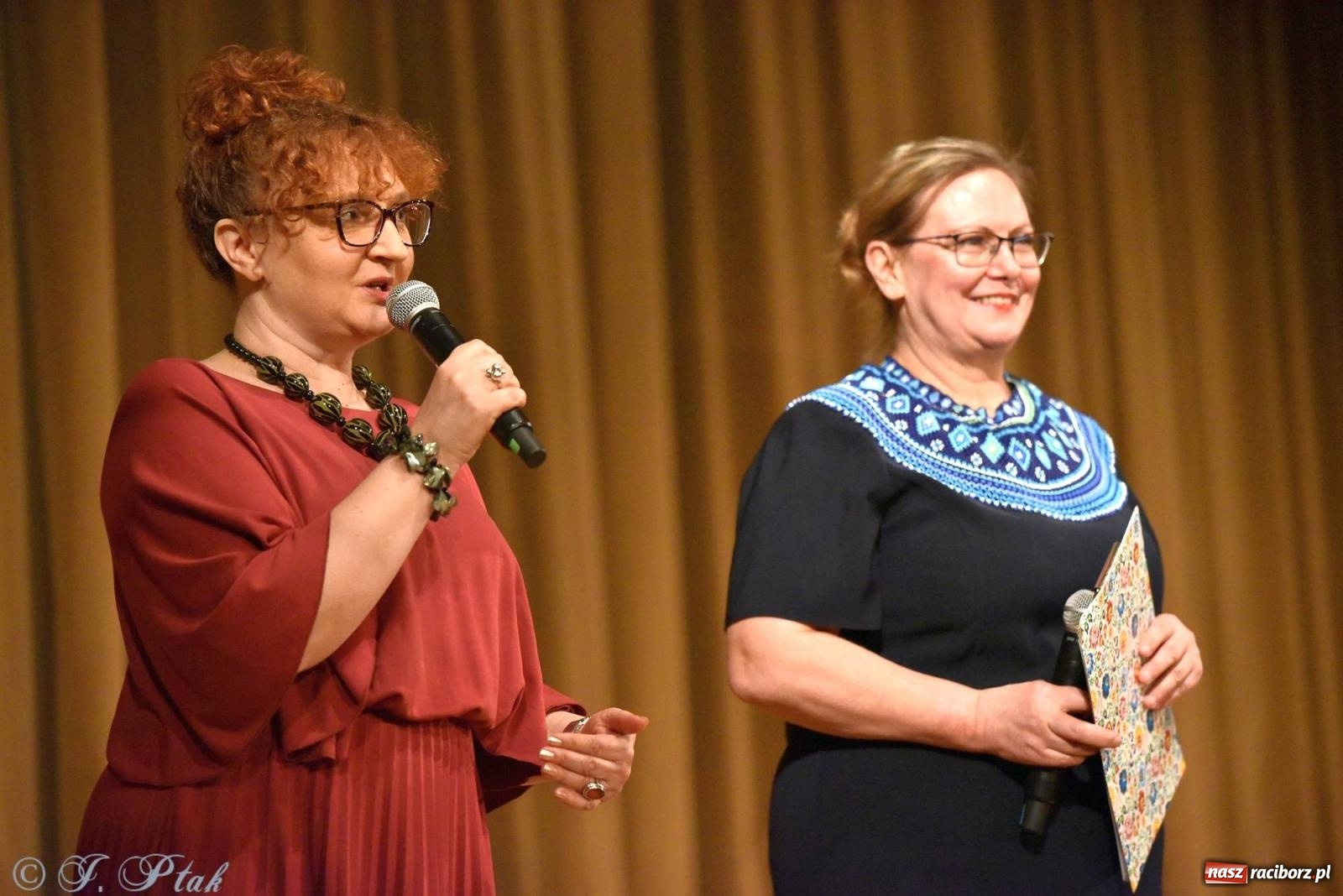 Zdjęcie w galerii na portalu naszraciborz.pl: Źródło wystawiło w RCK Wesele śląskie. Piękne widowisko pełne folkloru [FOTO i WIDEO] wiadomości z regionu