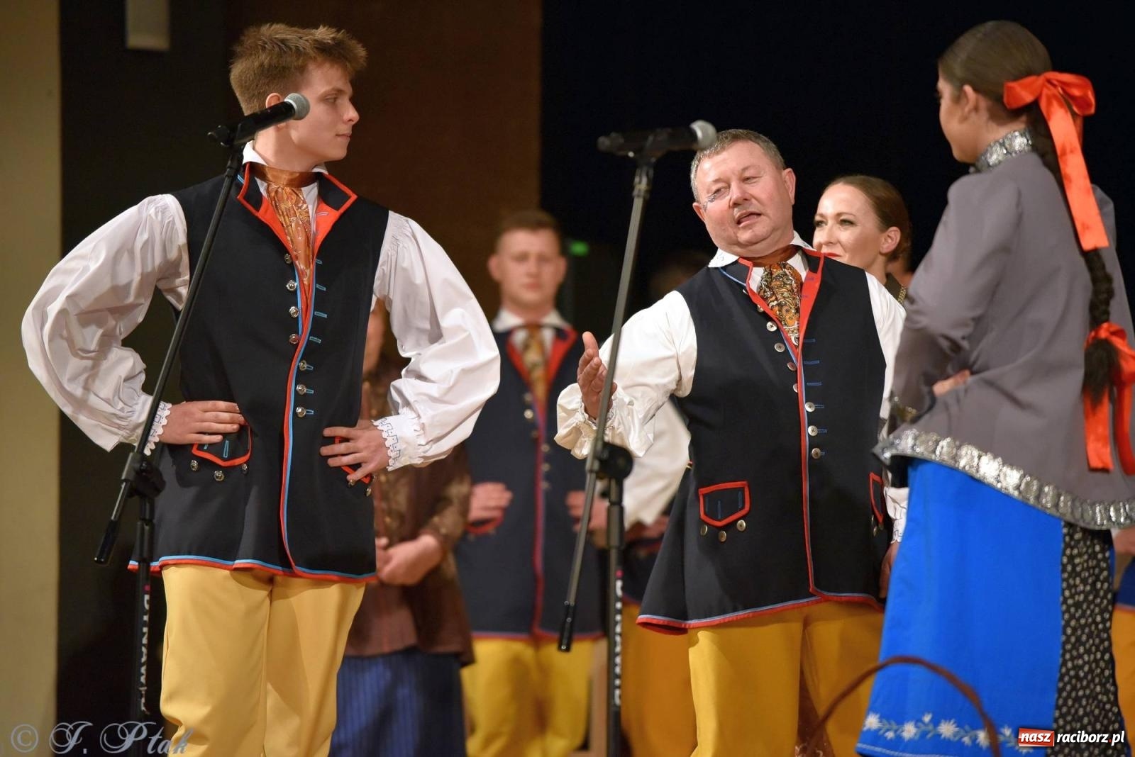 Zdjęcie w galerii na portalu naszraciborz.pl: Źródło wystawiło w RCK Wesele śląskie. Piękne widowisko pełne folkloru [FOTO i WIDEO] wiadomości z regionu