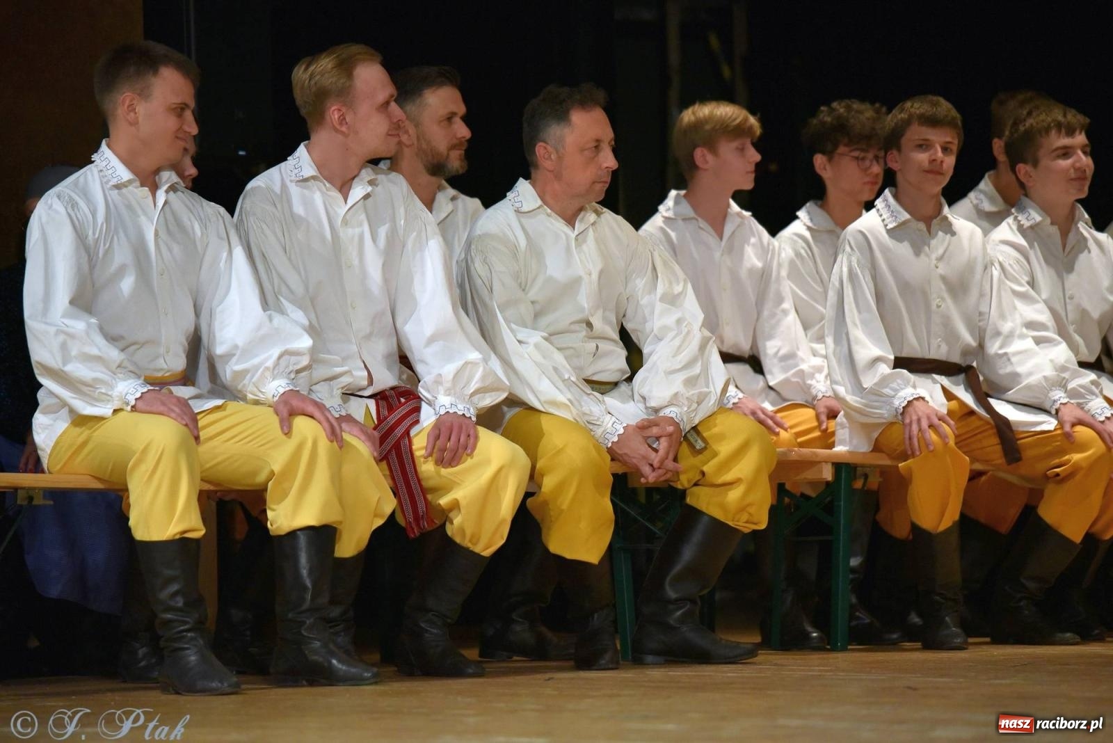 Zdjęcie w galerii na portalu naszraciborz.pl: Źródło wystawiło w RCK Wesele śląskie. Piękne widowisko pełne folkloru [FOTO i WIDEO] wiadomości z regionu