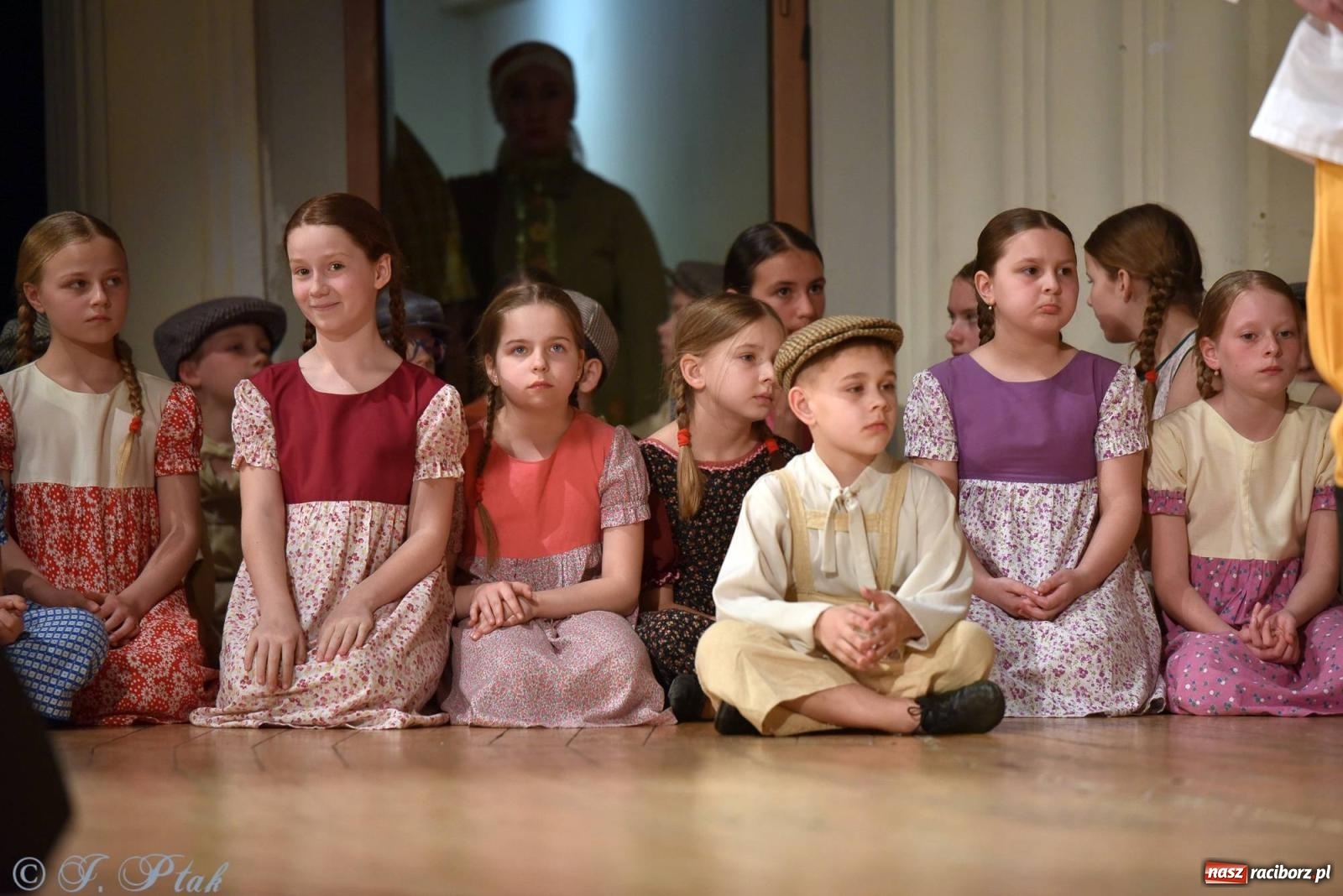 Zdjęcie w galerii na portalu naszraciborz.pl: Źródło wystawiło w RCK Wesele śląskie. Piękne widowisko pełne folkloru [FOTO i WIDEO] wiadomości z regionu