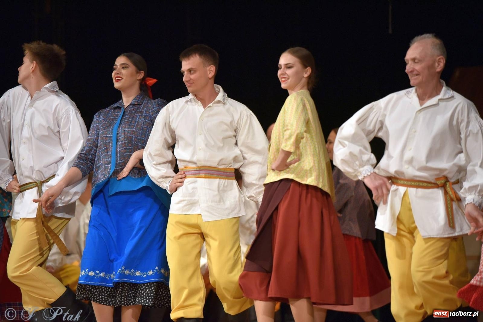 Zdjęcie w galerii na portalu naszraciborz.pl: Źródło wystawiło w RCK Wesele śląskie. Piękne widowisko pełne folkloru [FOTO i WIDEO] wiadomości z regionu