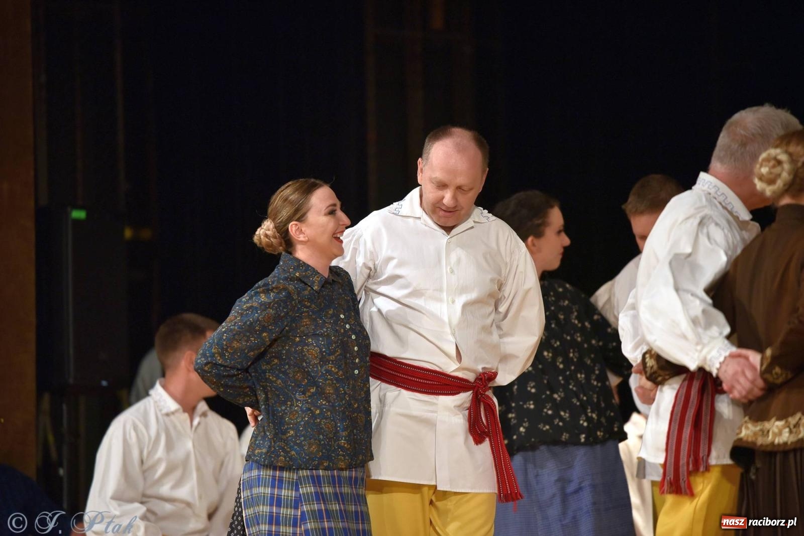 Zdjęcie w galerii na portalu naszraciborz.pl: Źródło wystawiło w RCK Wesele śląskie. Piękne widowisko pełne folkloru [FOTO i WIDEO] wiadomości z regionu