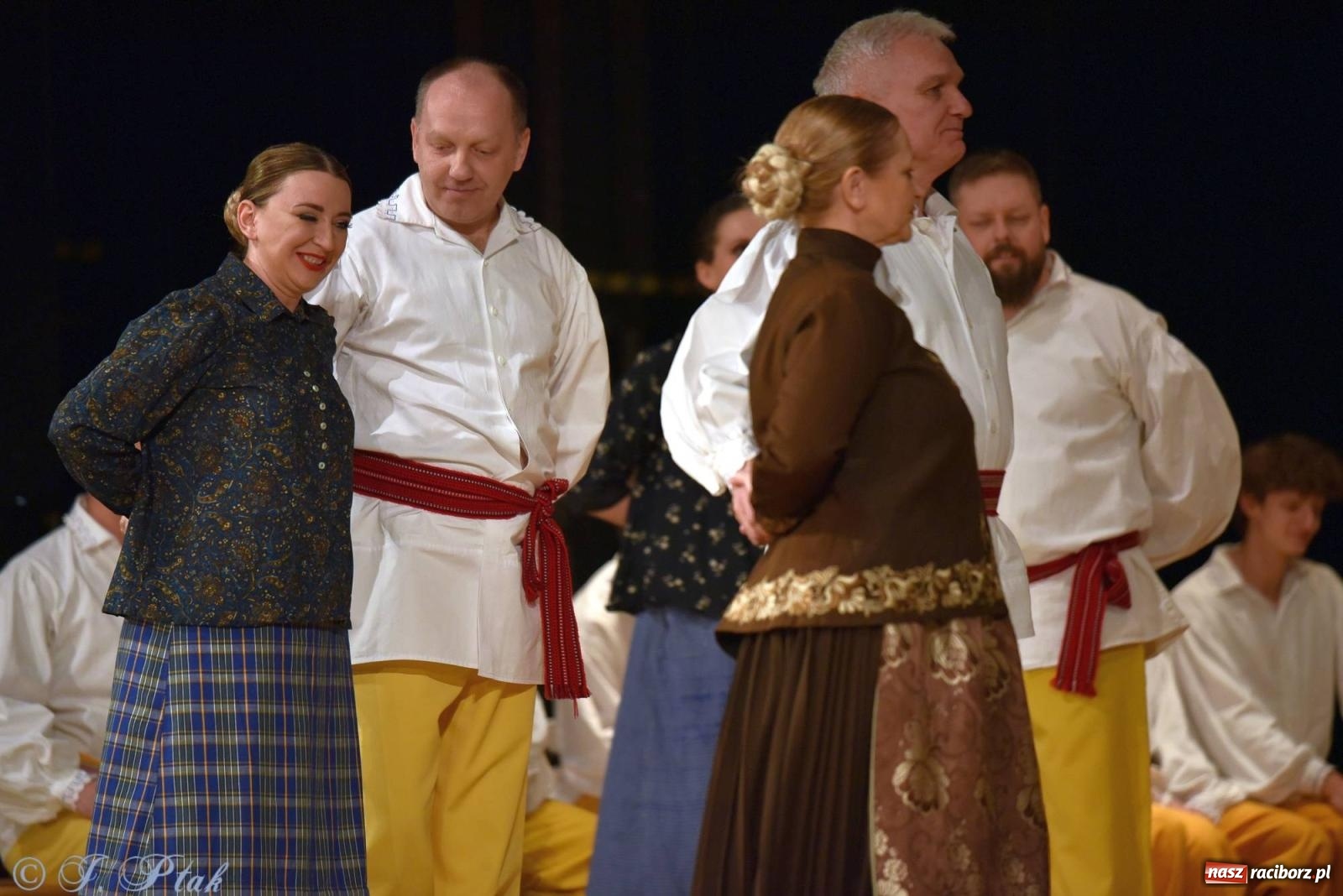 Zdjęcie w galerii na portalu naszraciborz.pl: Źródło wystawiło w RCK Wesele śląskie. Piękne widowisko pełne folkloru [FOTO i WIDEO] wiadomości z regionu