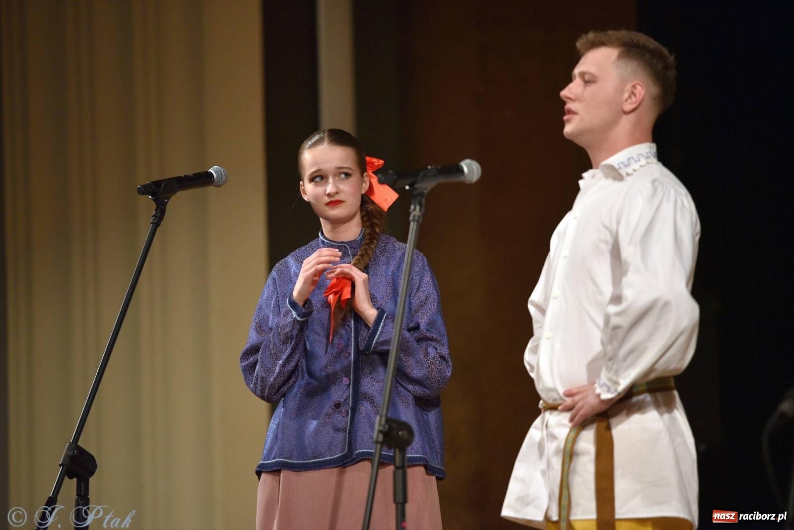 Zdjęcie w galerii na portalu naszraciborz.pl: Źródło wystawiło w RCK Wesele śląskie. Piękne widowisko pełne folkloru [FOTO i WIDEO] wiadomości z regionu