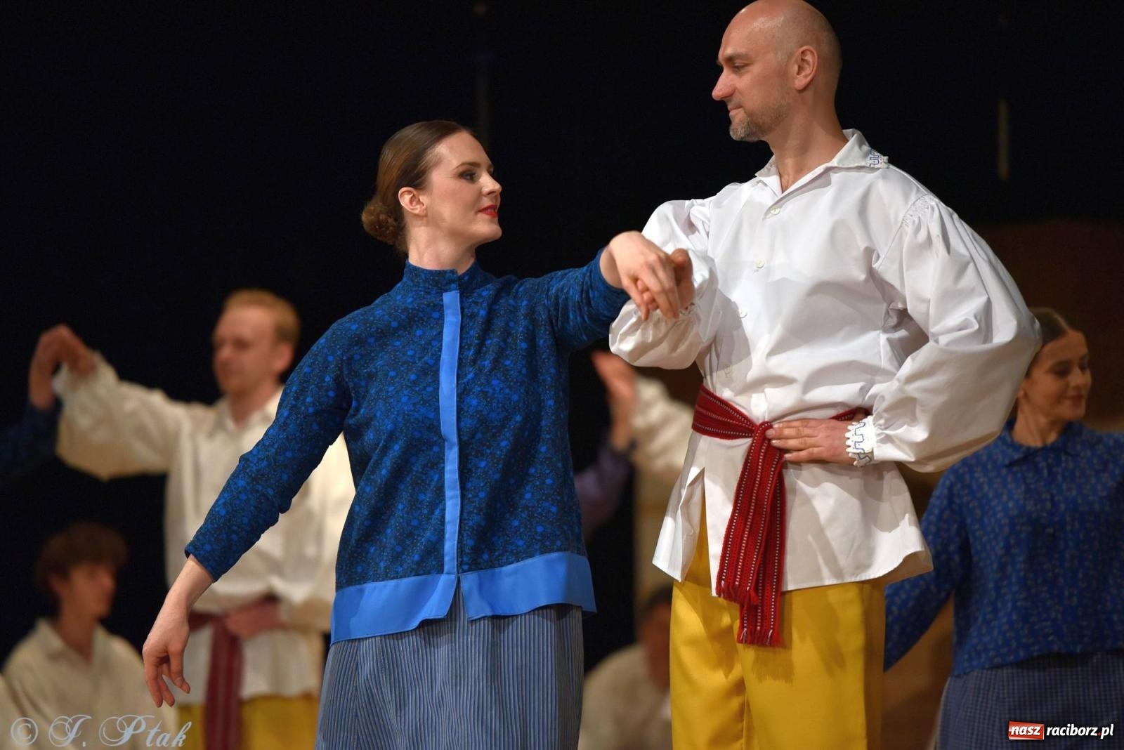 Zdjęcie w galerii na portalu naszraciborz.pl: Źródło wystawiło w RCK Wesele śląskie. Piękne widowisko pełne folkloru [FOTO i WIDEO] wiadomości z regionu