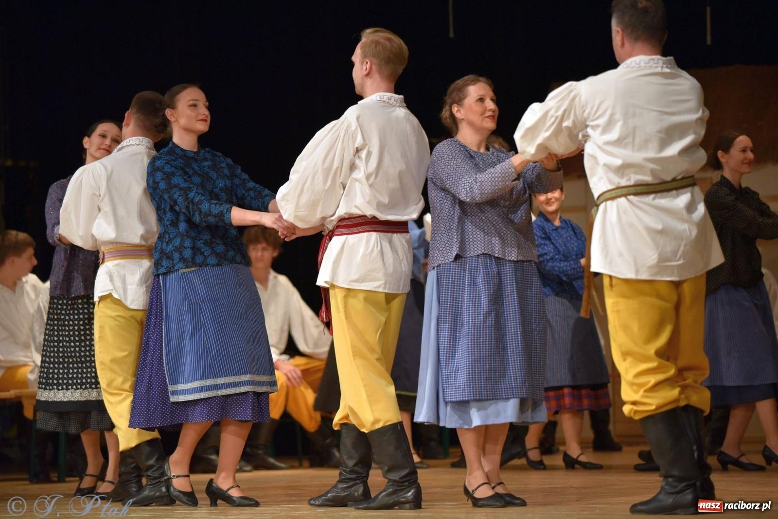 Zdjęcie w galerii na portalu naszraciborz.pl: Źródło wystawiło w RCK Wesele śląskie. Piękne widowisko pełne folkloru [FOTO i WIDEO] wiadomości z regionu