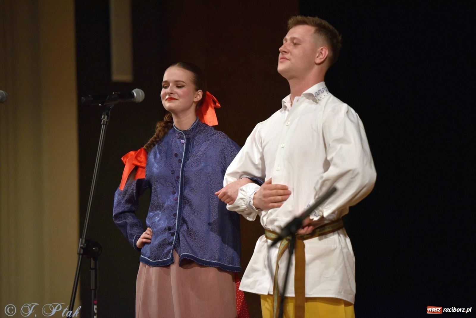 Zdjęcie w galerii na portalu naszraciborz.pl: Źródło wystawiło w RCK Wesele śląskie. Piękne widowisko pełne folkloru [FOTO i WIDEO] wiadomości z regionu