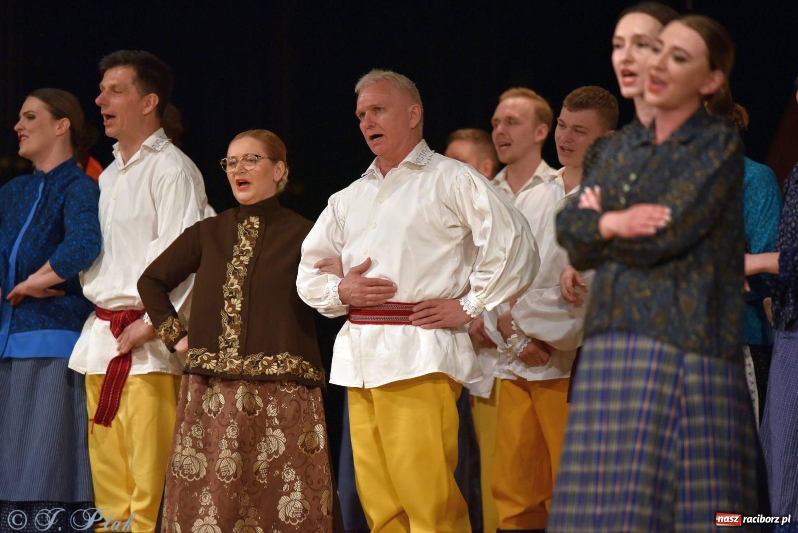Zdjęcie w galerii na portalu naszraciborz.pl: Źródło wystawiło w RCK Wesele śląskie. Piękne widowisko pełne folkloru [FOTO i WIDEO] wiadomości z regionu