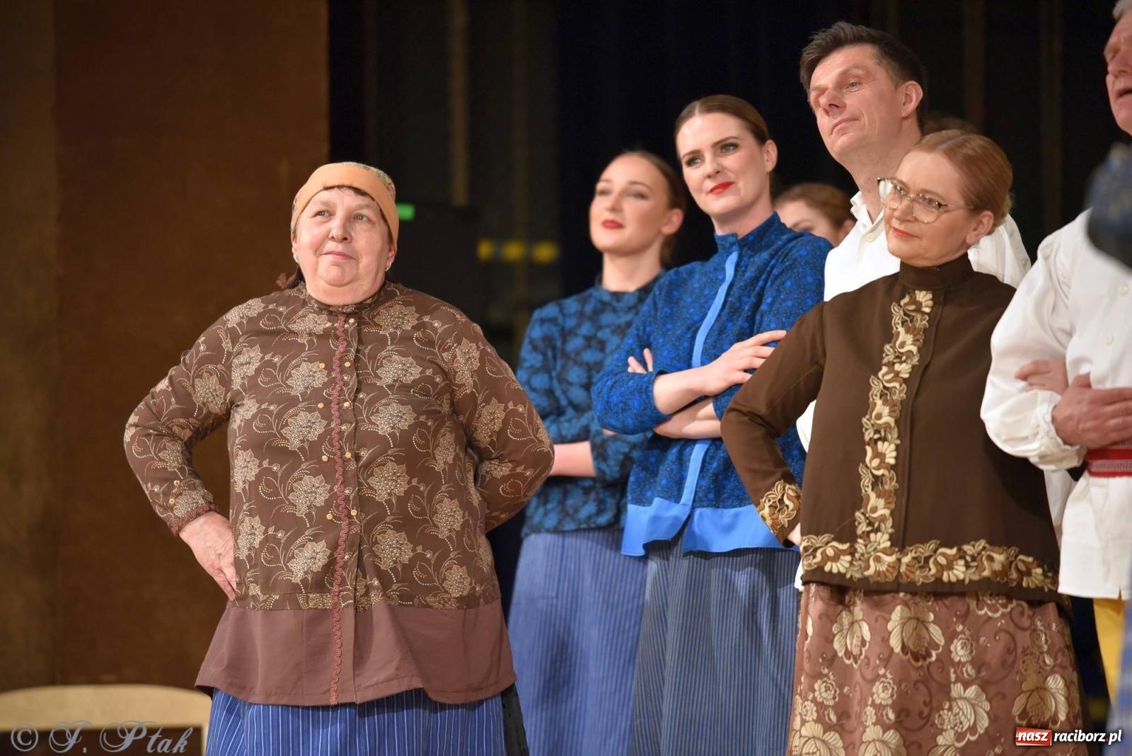 Zdjęcie w galerii na portalu naszraciborz.pl: Źródło wystawiło w RCK Wesele śląskie. Piękne widowisko pełne folkloru [FOTO i WIDEO] wiadomości z regionu