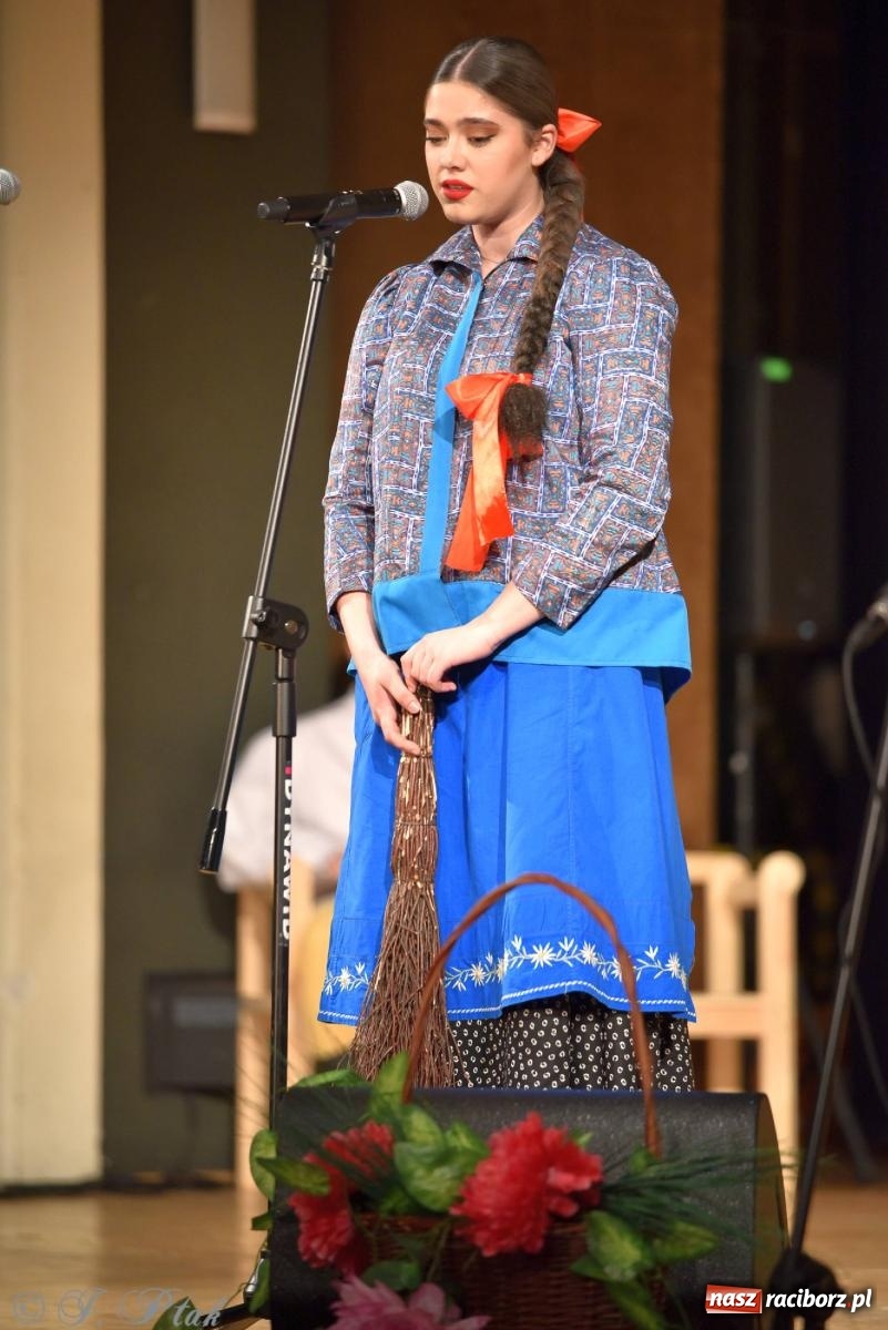 Zdjęcie w galerii na portalu naszraciborz.pl: Źródło wystawiło w RCK Wesele śląskie. Piękne widowisko pełne folkloru [FOTO i WIDEO] wiadomości z regionu
