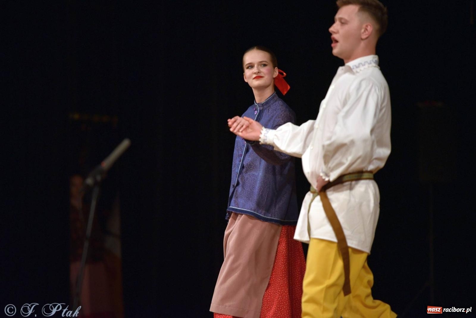 Zdjęcie w galerii na portalu naszraciborz.pl: Źródło wystawiło w RCK Wesele śląskie. Piękne widowisko pełne folkloru [FOTO i WIDEO] wiadomości z regionu
