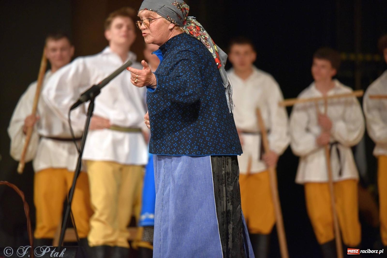 Zdjęcie w galerii na portalu naszraciborz.pl: Źródło wystawiło w RCK Wesele śląskie. Piękne widowisko pełne folkloru [FOTO i WIDEO] wiadomości z regionu