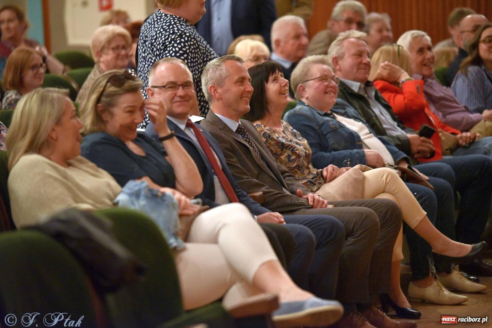 Zdjęcie w galerii na portalu naszraciborz.pl: Źródło wystawiło w RCK Wesele śląskie. Piękne widowisko pełne folkloru [FOTO i WIDEO] wiadomości z regionu
