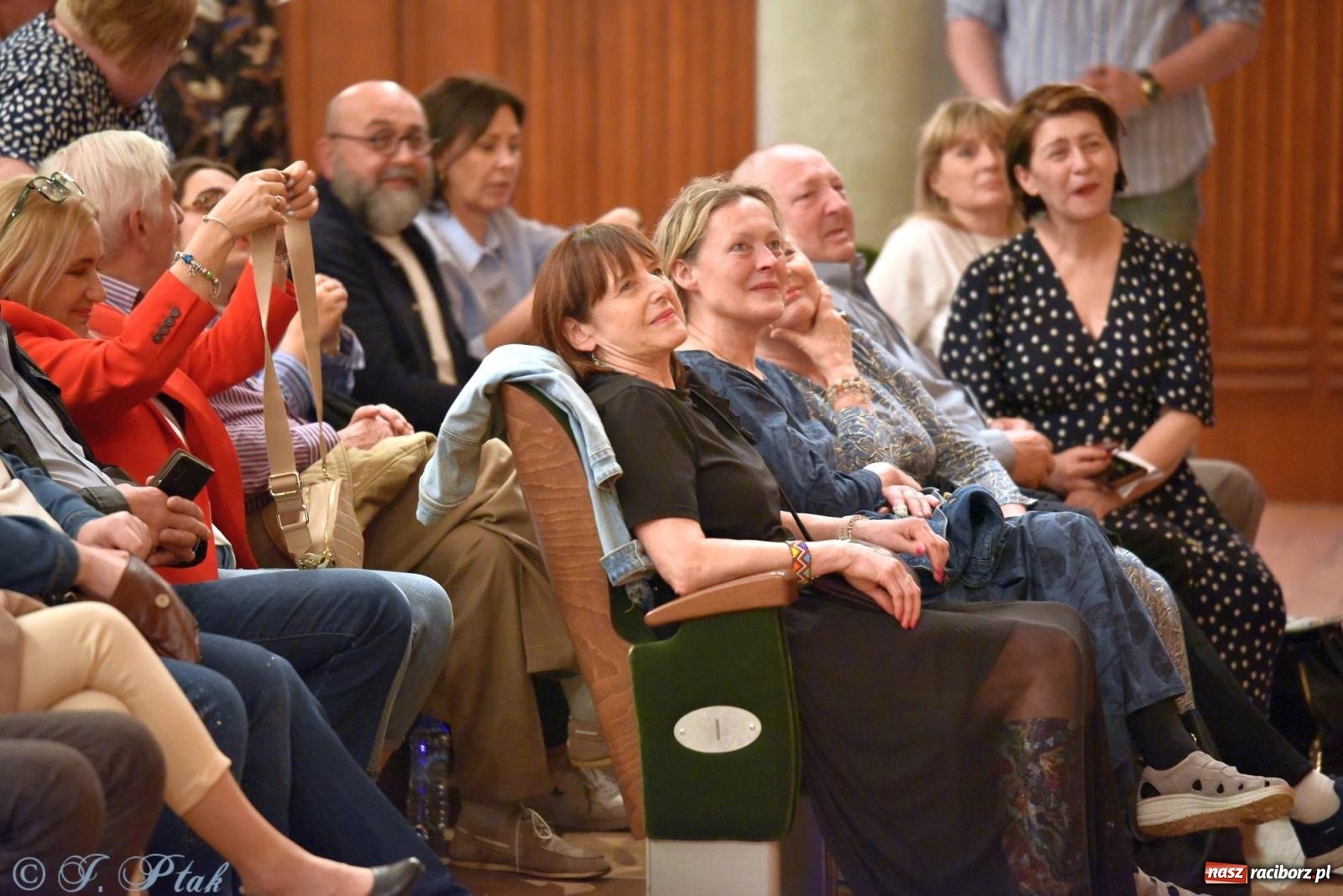 Zdjęcie w galerii na portalu naszraciborz.pl: Źródło wystawiło w RCK Wesele śląskie. Piękne widowisko pełne folkloru [FOTO i WIDEO] wiadomości z regionu