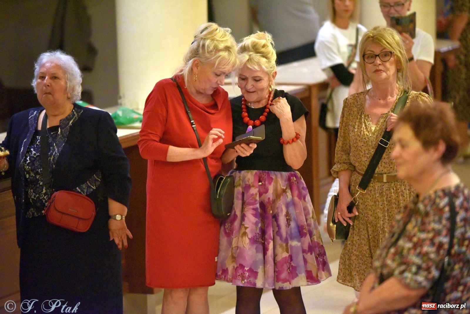 Zdjęcie w galerii na portalu naszraciborz.pl: Źródło wystawiło w RCK Wesele śląskie. Piękne widowisko pełne folkloru [FOTO i WIDEO] wiadomości z regionu