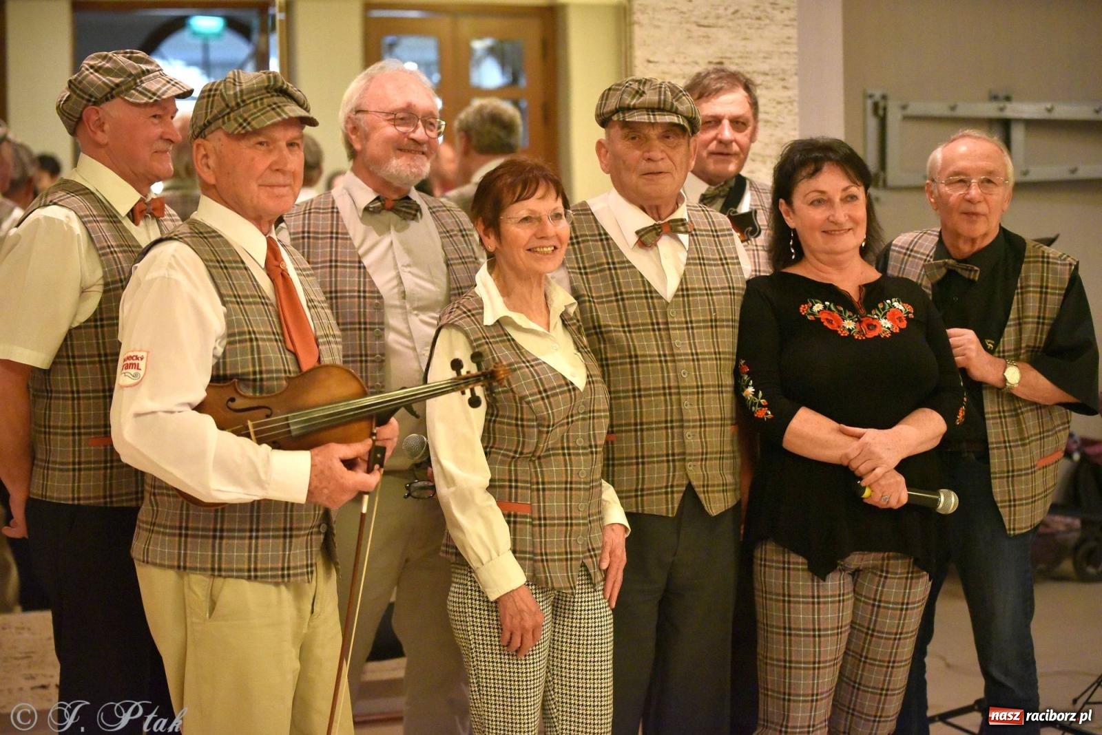 Zdjęcie w galerii na portalu naszraciborz.pl: Źródło wystawiło w RCK Wesele śląskie. Piękne widowisko pełne folkloru [FOTO i WIDEO] wiadomości z regionu