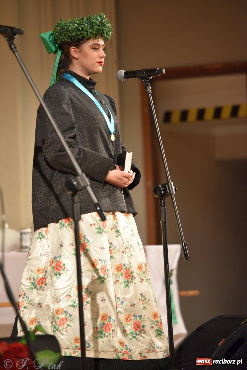 Zdjęcie w galerii na portalu naszraciborz.pl: Źródło wystawiło w RCK Wesele śląskie. Piękne widowisko pełne folkloru [FOTO i WIDEO] wiadomości z regionu