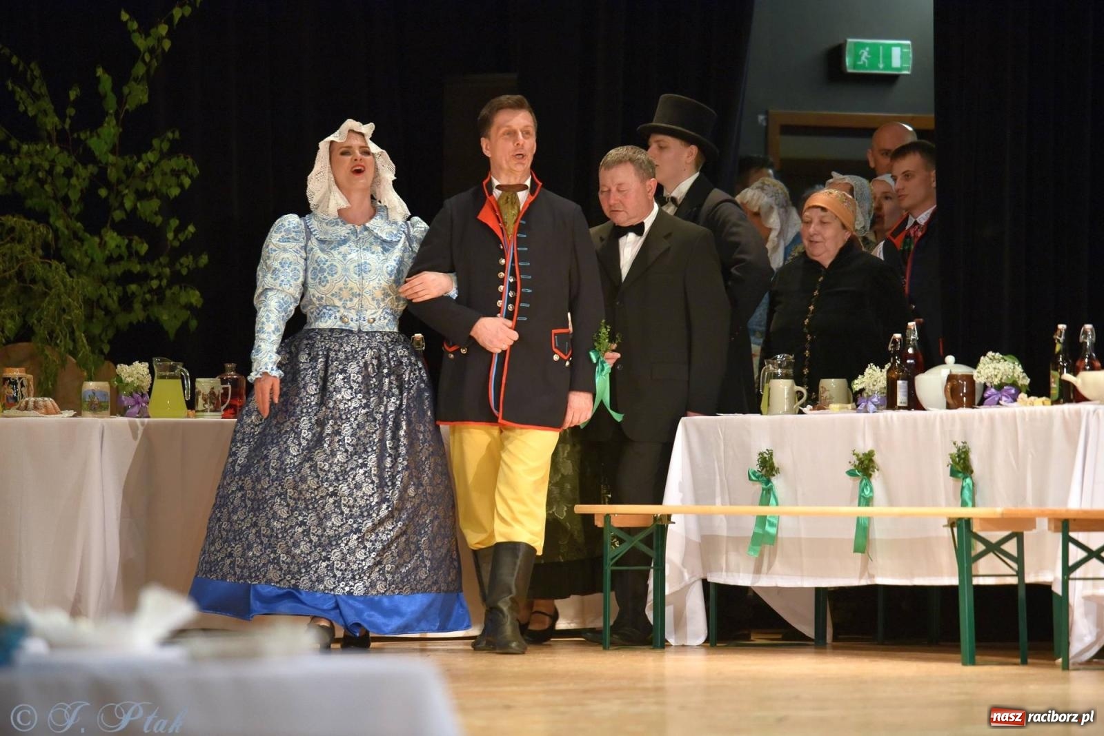 Zdjęcie w galerii na portalu naszraciborz.pl: Źródło wystawiło w RCK Wesele śląskie. Piękne widowisko pełne folkloru [FOTO i WIDEO] wiadomości z regionu