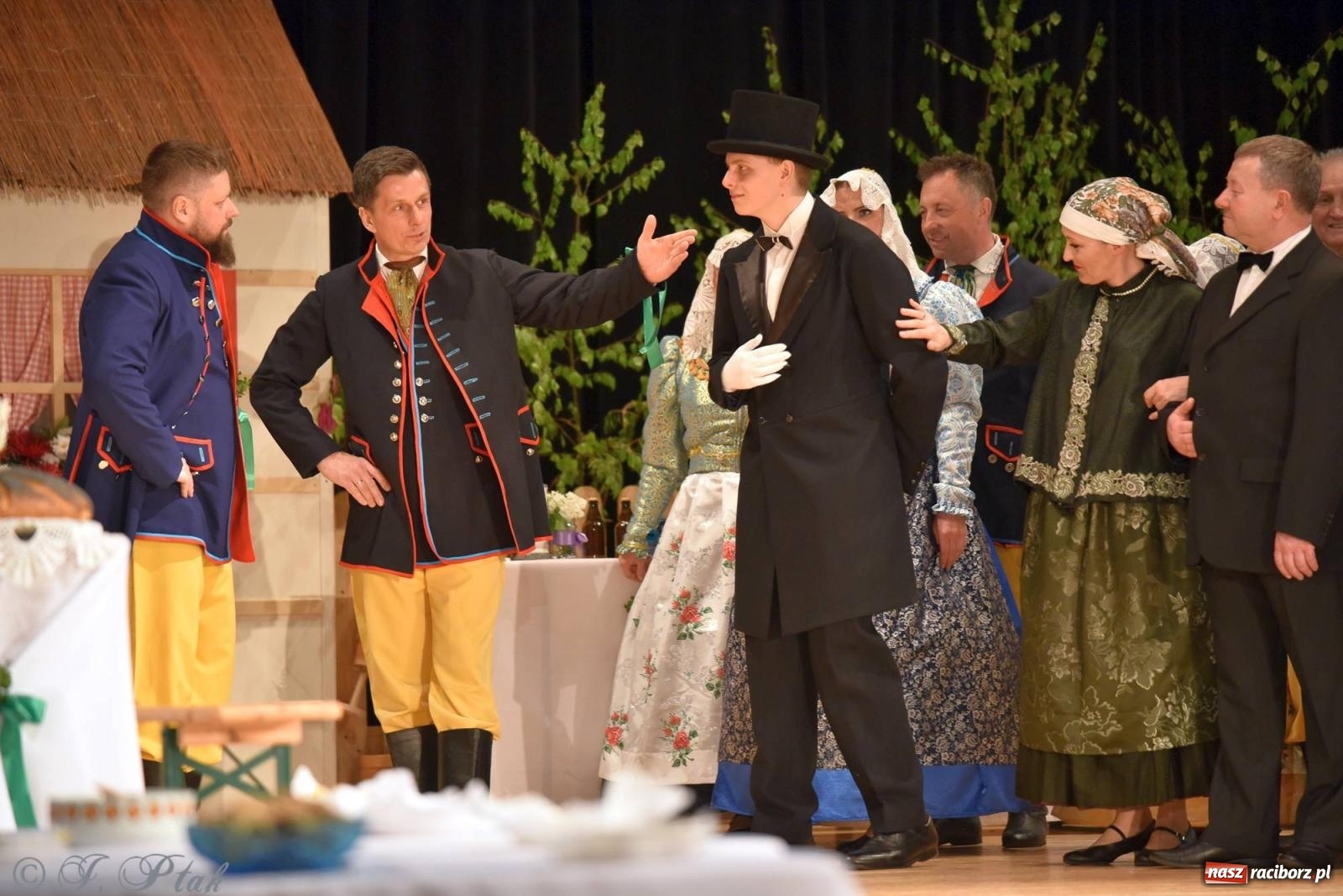 Zdjęcie w galerii na portalu naszraciborz.pl: Źródło wystawiło w RCK Wesele śląskie. Piękne widowisko pełne folkloru [FOTO i WIDEO] wiadomości z regionu