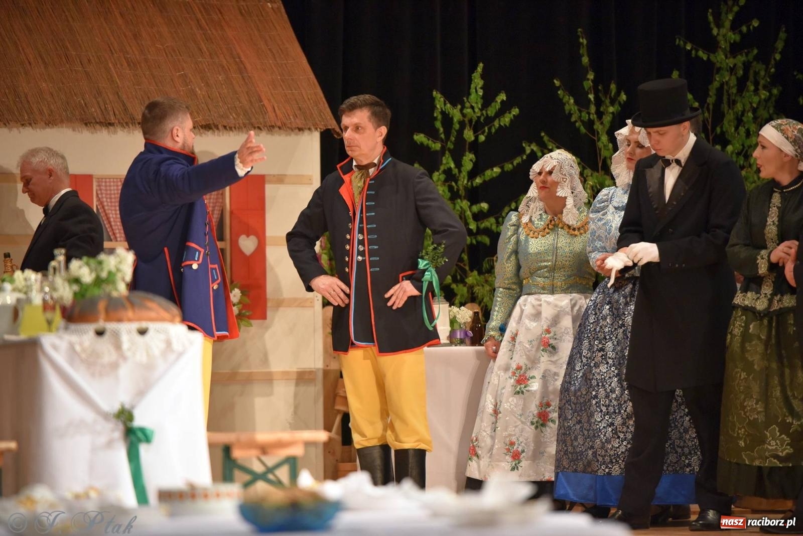 Zdjęcie w galerii na portalu naszraciborz.pl: Źródło wystawiło w RCK Wesele śląskie. Piękne widowisko pełne folkloru [FOTO i WIDEO] wiadomości z regionu