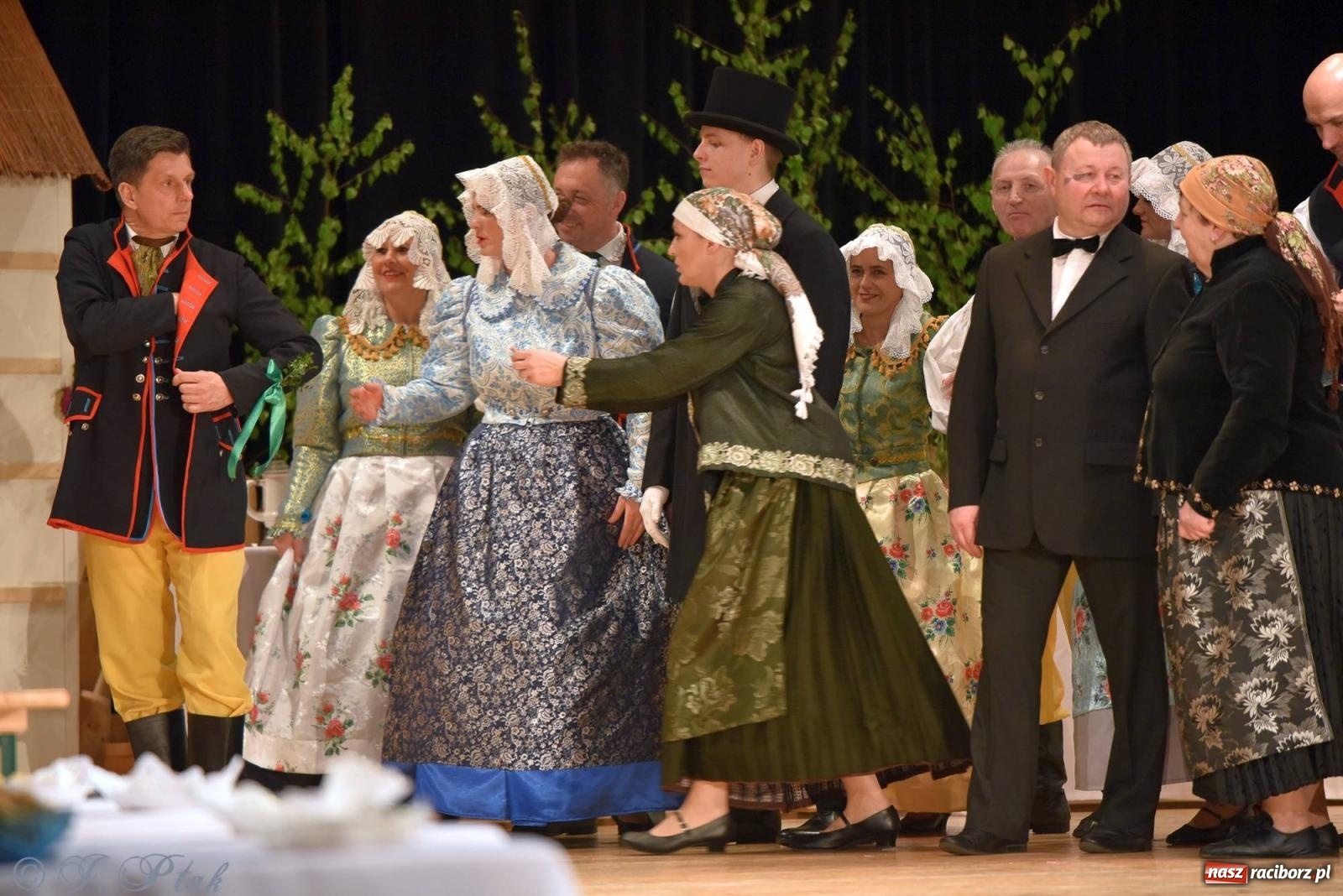 Zdjęcie w galerii na portalu naszraciborz.pl: Źródło wystawiło w RCK Wesele śląskie. Piękne widowisko pełne folkloru [FOTO i WIDEO] wiadomości z regionu