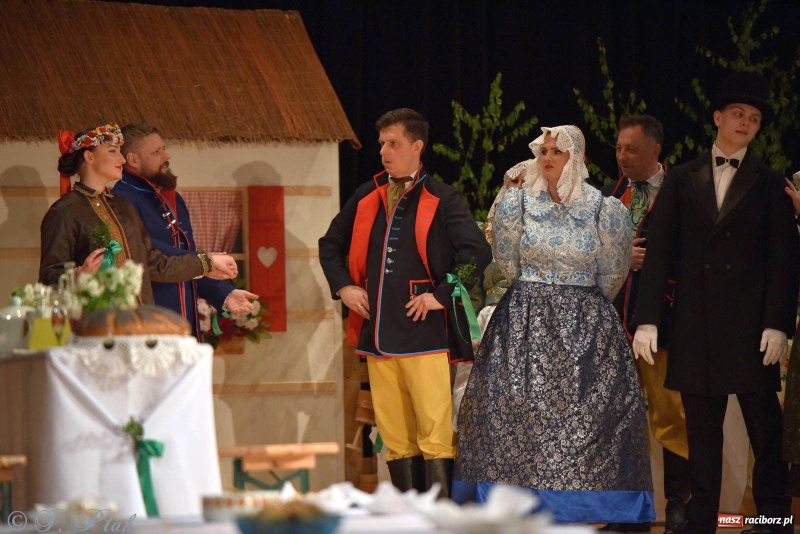 Zdjęcie w galerii na portalu naszraciborz.pl: Źródło wystawiło w RCK Wesele śląskie. Piękne widowisko pełne folkloru [FOTO i WIDEO] wiadomości z regionu