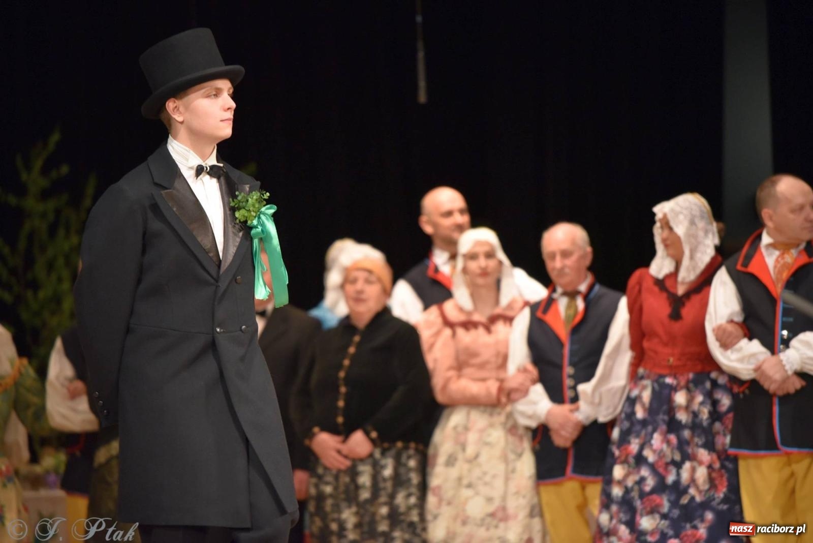 Zdjęcie w galerii na portalu naszraciborz.pl: Źródło wystawiło w RCK Wesele śląskie. Piękne widowisko pełne folkloru [FOTO i WIDEO] wiadomości z regionu