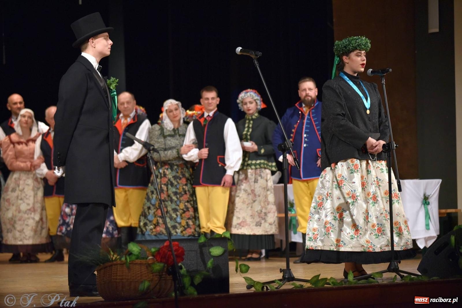 Zdjęcie w galerii na portalu naszraciborz.pl: Źródło wystawiło w RCK Wesele śląskie. Piękne widowisko pełne folkloru [FOTO i WIDEO] wiadomości z regionu
