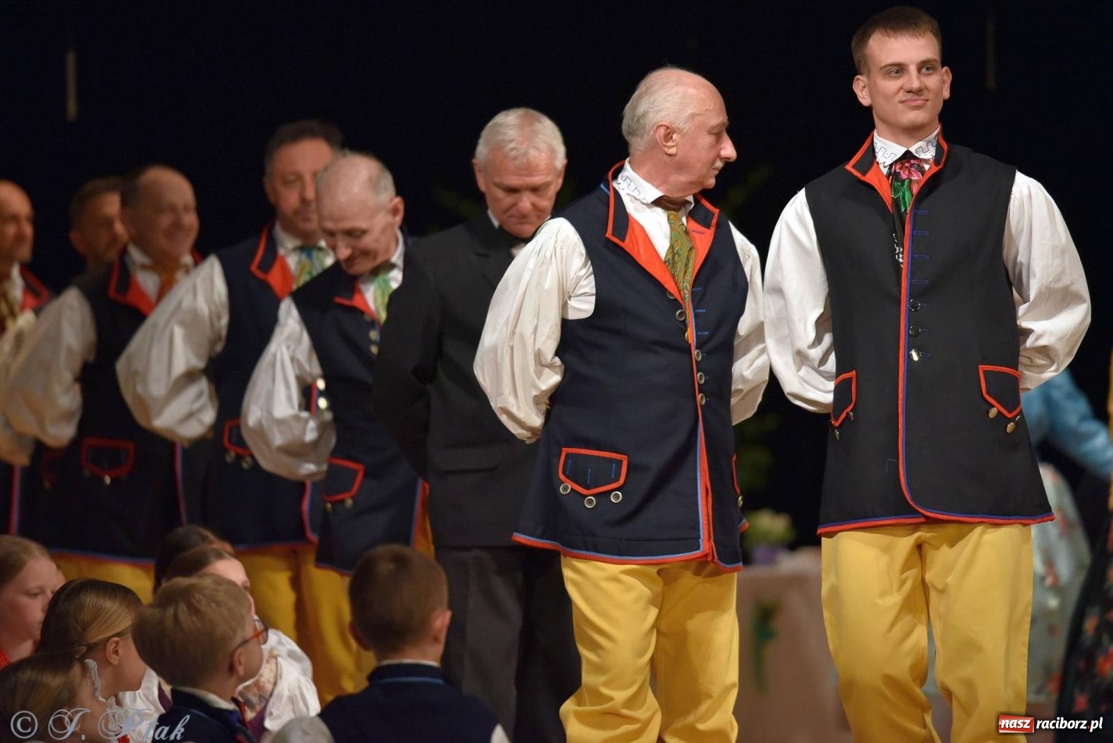 Zdjęcie w galerii na portalu naszraciborz.pl: Źródło wystawiło w RCK Wesele śląskie. Piękne widowisko pełne folkloru [FOTO i WIDEO] wiadomości z regionu