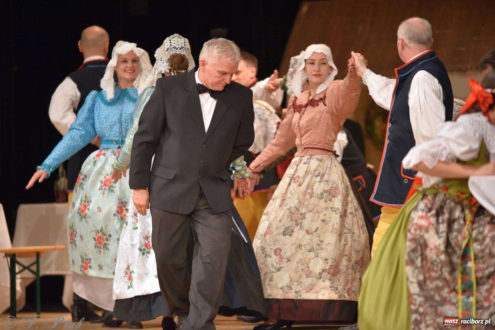 Zdjęcie w galerii na portalu naszraciborz.pl: Źródło wystawiło w RCK Wesele śląskie. Piękne widowisko pełne folkloru [FOTO i WIDEO] wiadomości z regionu