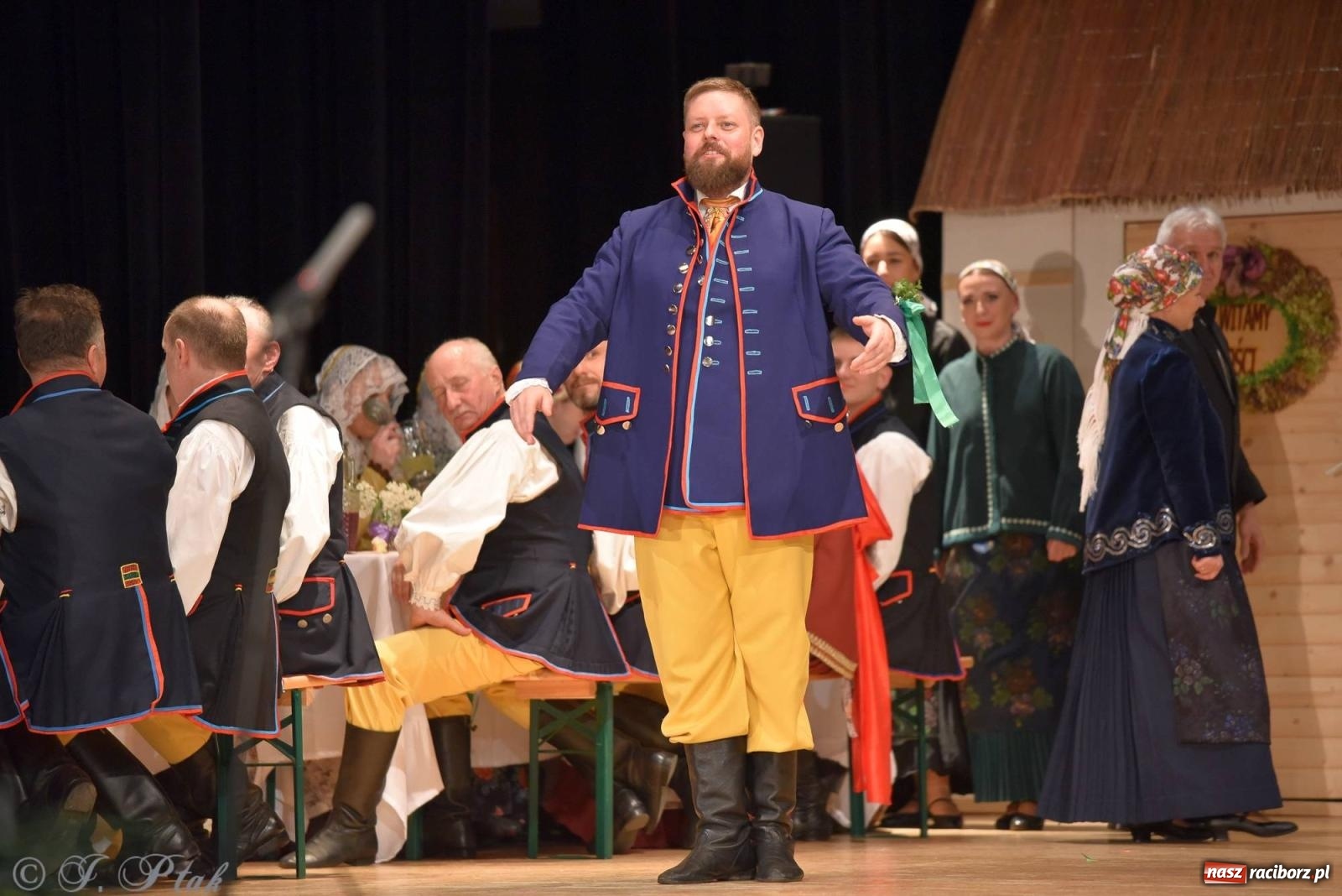 Zdjęcie w galerii na portalu naszraciborz.pl: Źródło wystawiło w RCK Wesele śląskie. Piękne widowisko pełne folkloru [FOTO i WIDEO] wiadomości z regionu