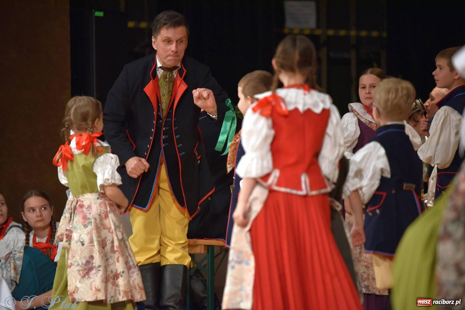 Zdjęcie w galerii na portalu naszraciborz.pl: Źródło wystawiło w RCK Wesele śląskie. Piękne widowisko pełne folkloru [FOTO i WIDEO] wiadomości z regionu