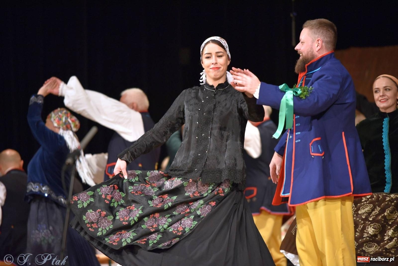 Zdjęcie w galerii na portalu naszraciborz.pl: Źródło wystawiło w RCK Wesele śląskie. Piękne widowisko pełne folkloru [FOTO i WIDEO] wiadomości z regionu